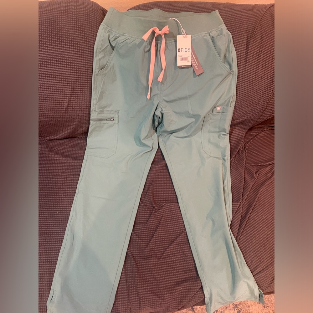 Womens FIGS W_HW_YOLA FREEX LINED scrub pants! MEDIUM!